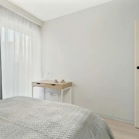 Apartman Comfortable With Air Conditioning By Renters Prestige