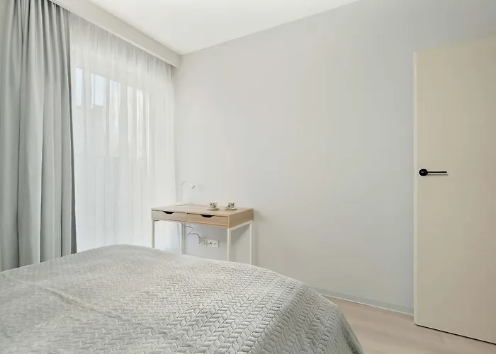 Апартаменты Comfortable With Air Conditioning By Renters Prestige