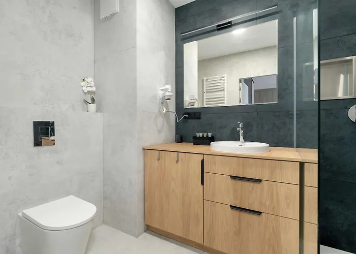 Апартаменты Comfortable With Air Conditioning By Renters Prestige *